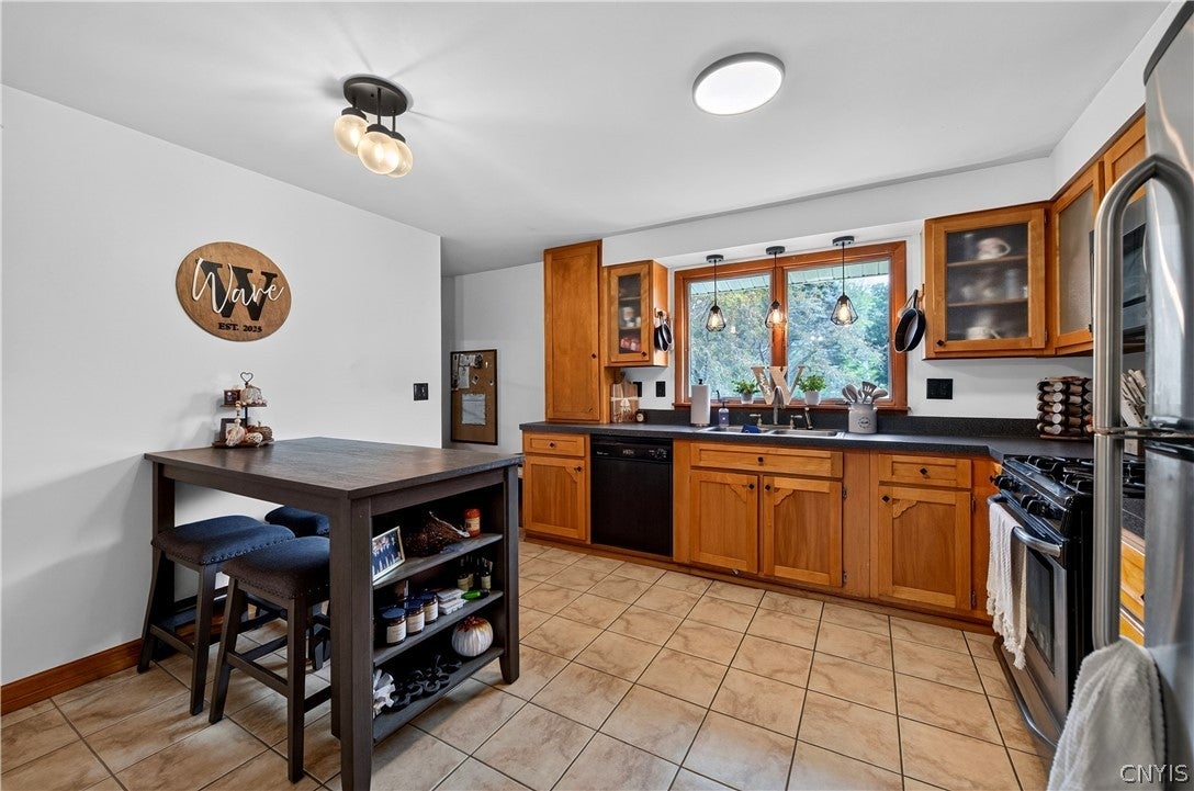 815 W 3rd Street S