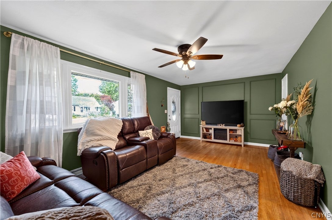 815 W 3rd Street S