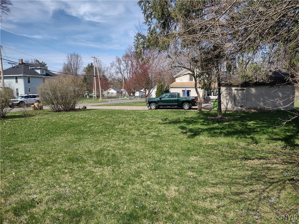 121 Chestnut Street, Clay, New York image 33