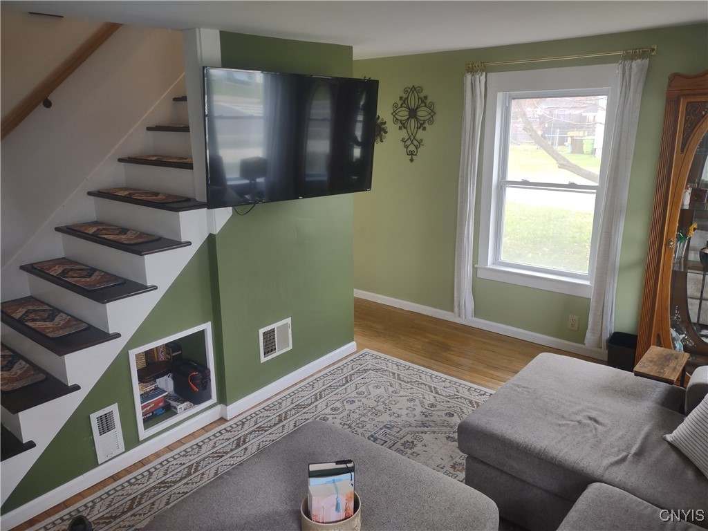 121 Chestnut Street, Clay, New York image 17