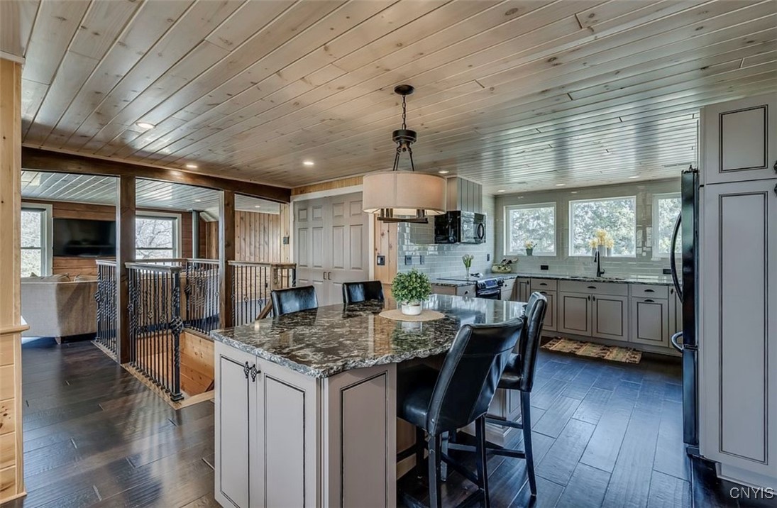 37000 Rock Beach Road, Cape Vincent, New York image 8
