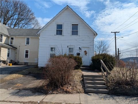 Photo of 162 Oak Street, Binghamton, NY 13905 (MLS # S1668224)