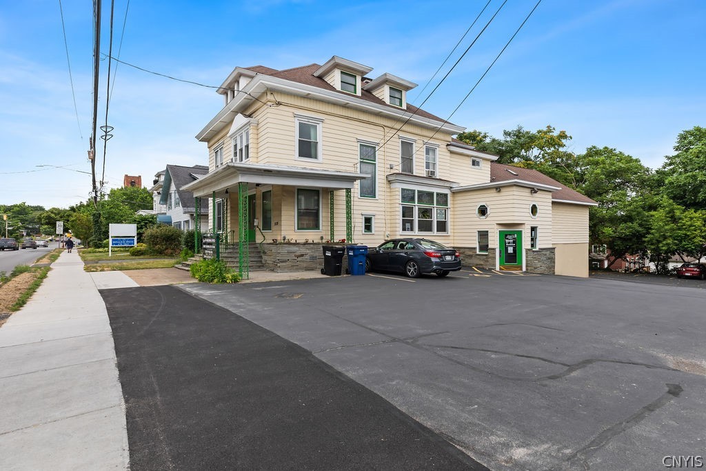 1628 W Genesee Street