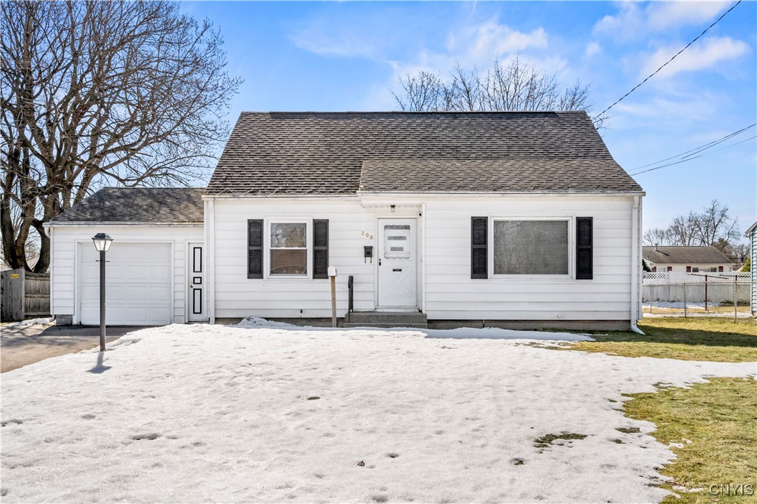 208 Lawdon Street, Clay, New York image 1