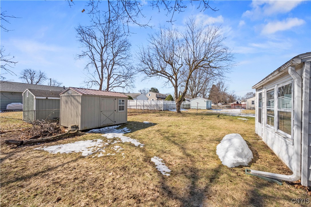 208 Lawdon Street, Clay, New York image 25