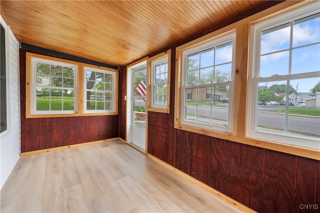 84 Grant Avenue, Auburn, New York image 5