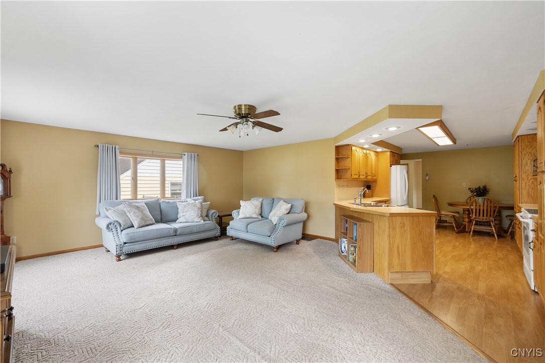 105 Lawdon Street, Clay, New York image 16