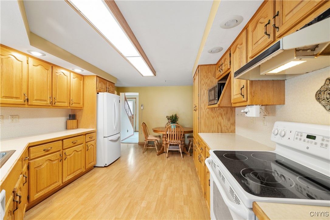 105 Lawdon Street, Clay, New York image 13