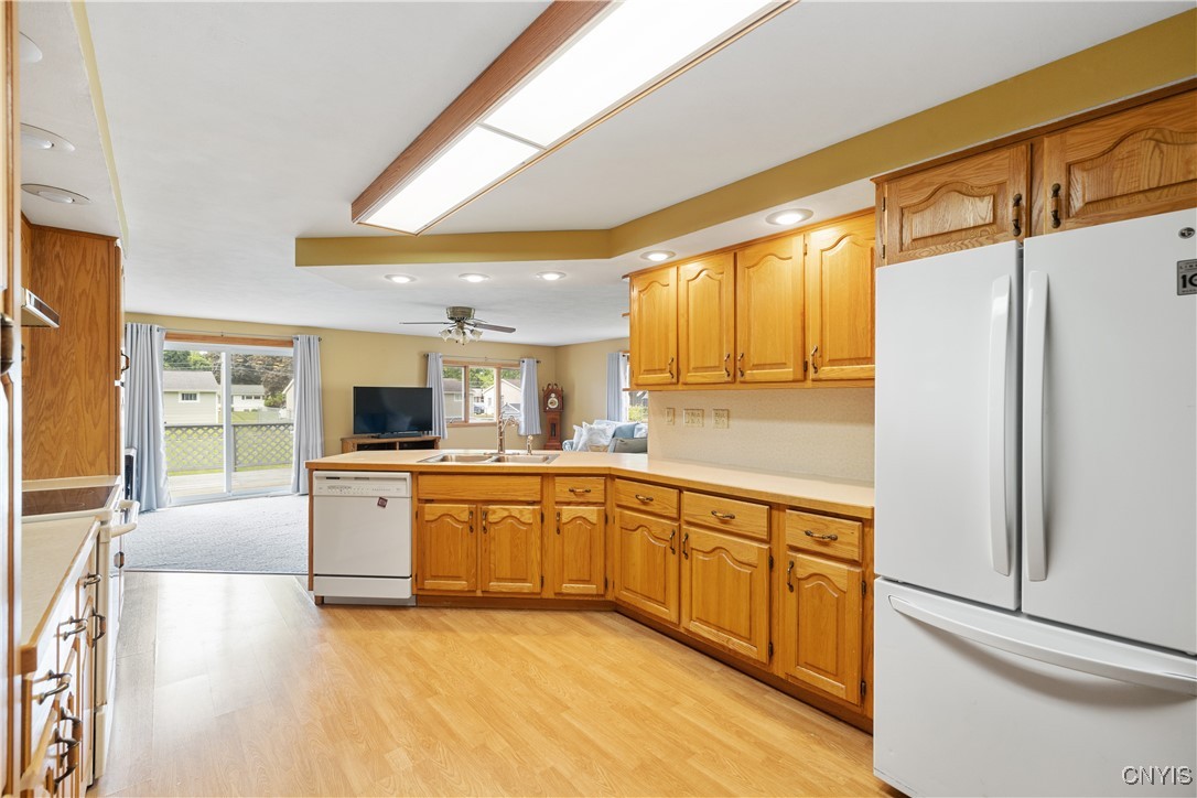 105 Lawdon Street, Clay, New York image 12