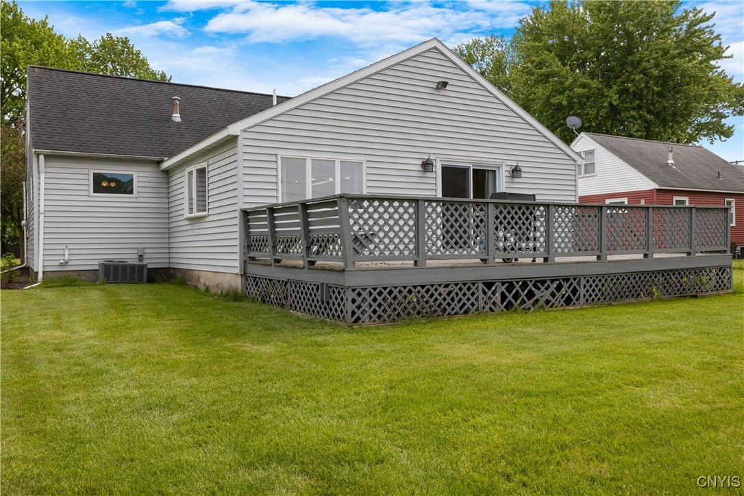 105 Lawdon Street, Clay, New York image 3