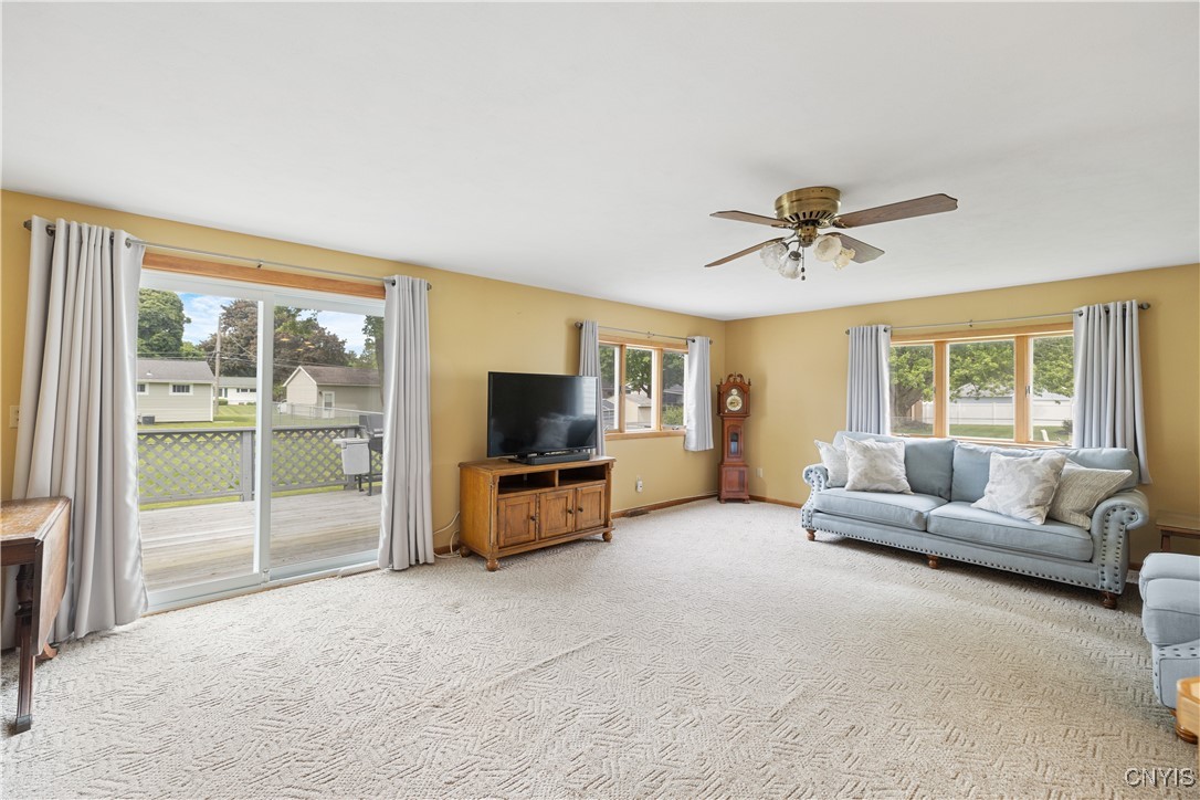 105 Lawdon Street, Clay, New York image 14