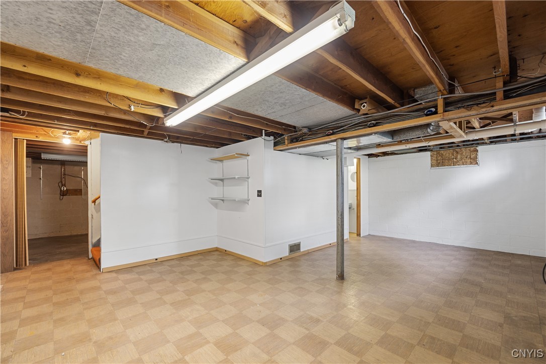 105 Lawdon Street, Clay, New York image 32