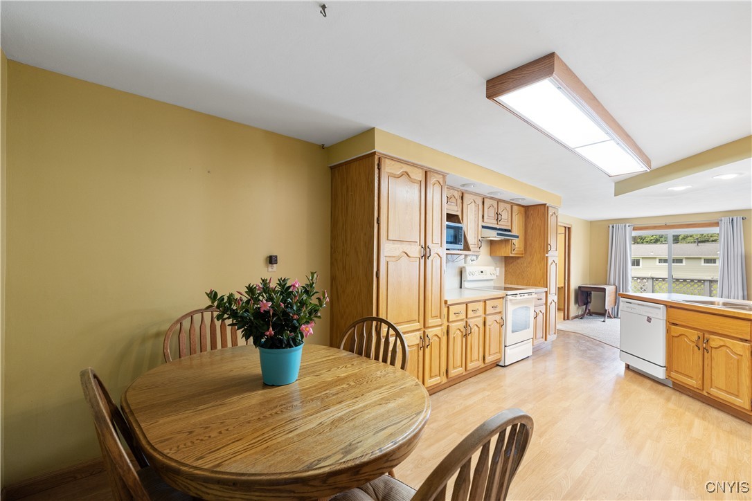105 Lawdon Street, Clay, New York image 10