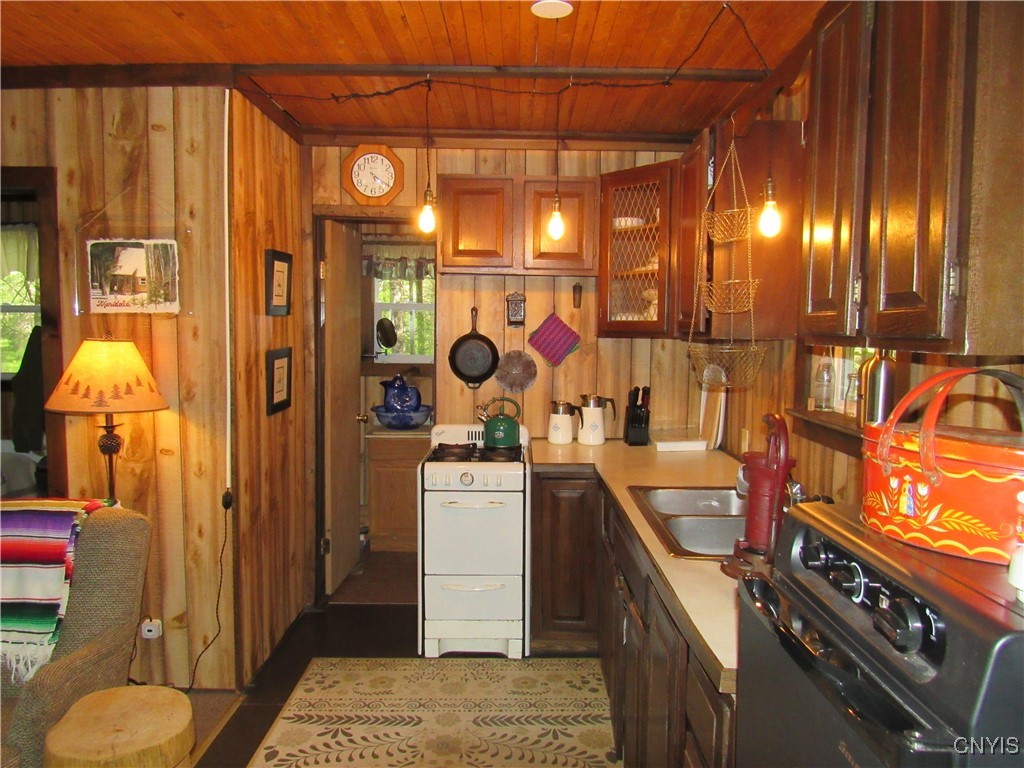 303 Uncas Road, Inlet, New York image 10