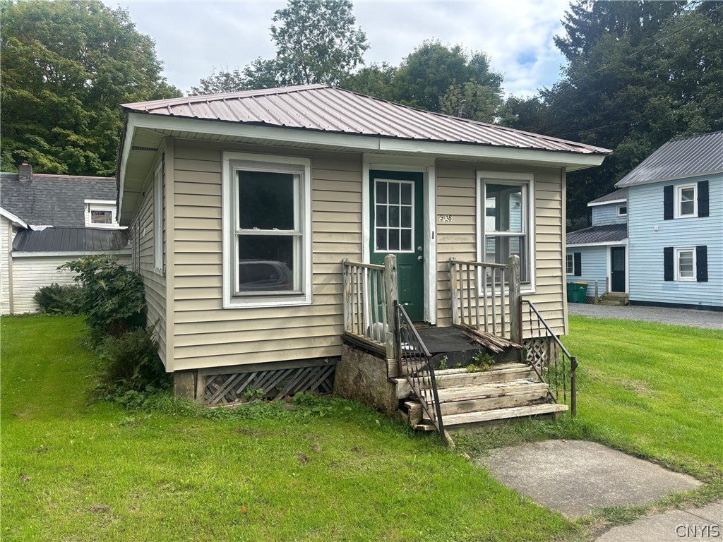 938 Alexandria Street