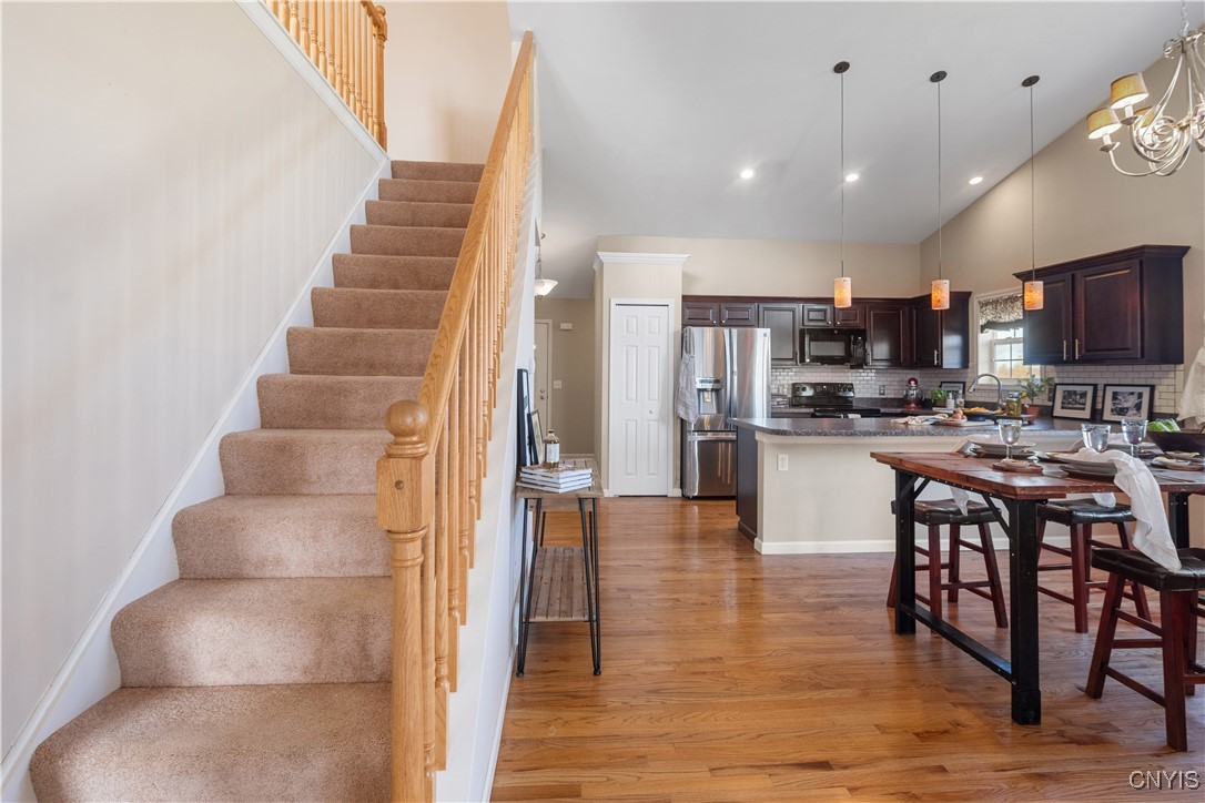 4976 Wintersweet Drive, Clay, New York image 34