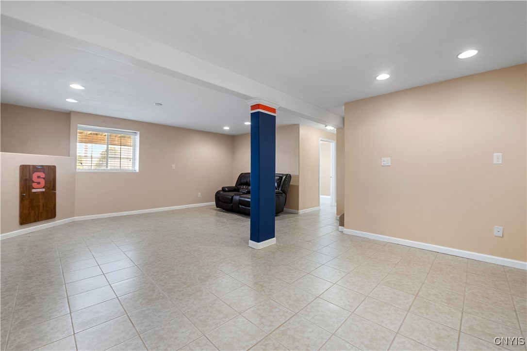 4976 Wintersweet Drive, Clay, New York image 39