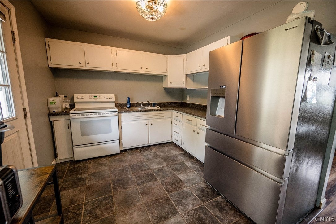 137 Glen Road S