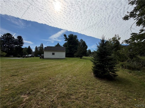 Tiny photo for 86 Clinton RD, New Hartford, NY 13417 (MLS # S1715026)