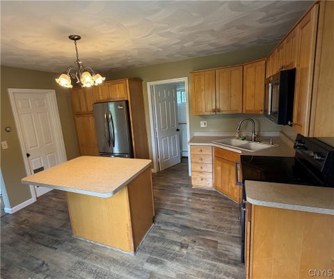 Tiny photo for 86 Clinton RD, New Hartford, NY 13417 (MLS # S1715026)