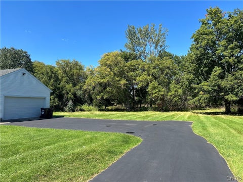 Tiny photo for 86 Clinton RD, New Hartford, NY 13417 (MLS # S1715026)