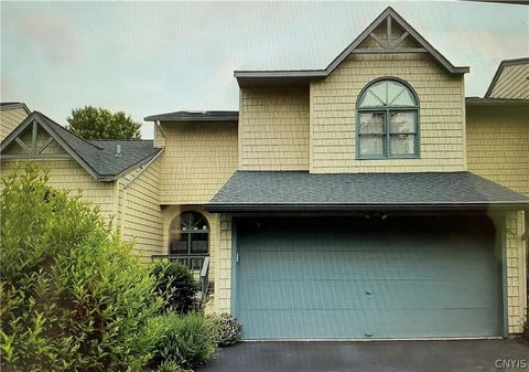 Townhouse For Rent - 8319 Decoy Run<br/> Manlius, NY 13104