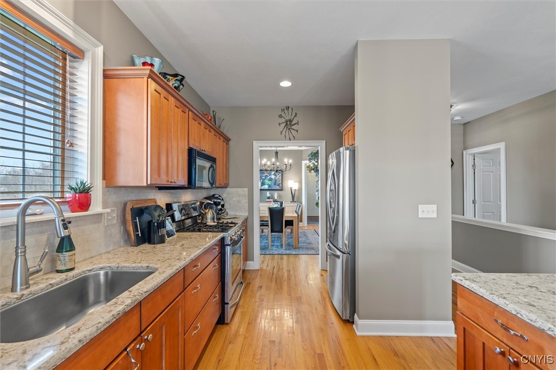 218 Linenhall Street, Camillus, New York image 17