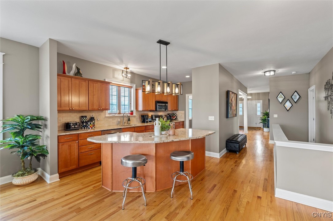 218 Linenhall Street, Camillus, New York image 11