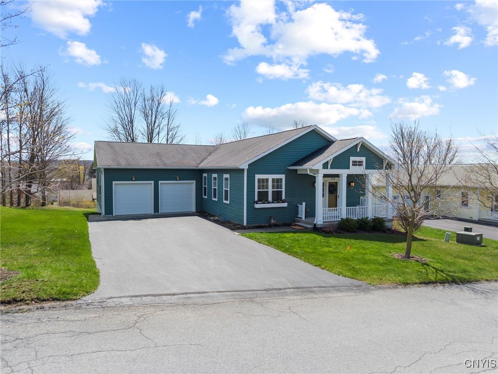 218 Linenhall Street, Camillus, New York image 44