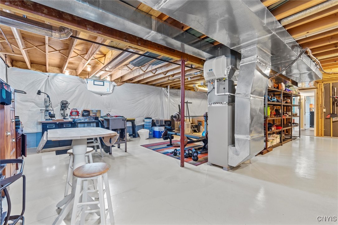 218 Linenhall Street, Camillus, New York image 35