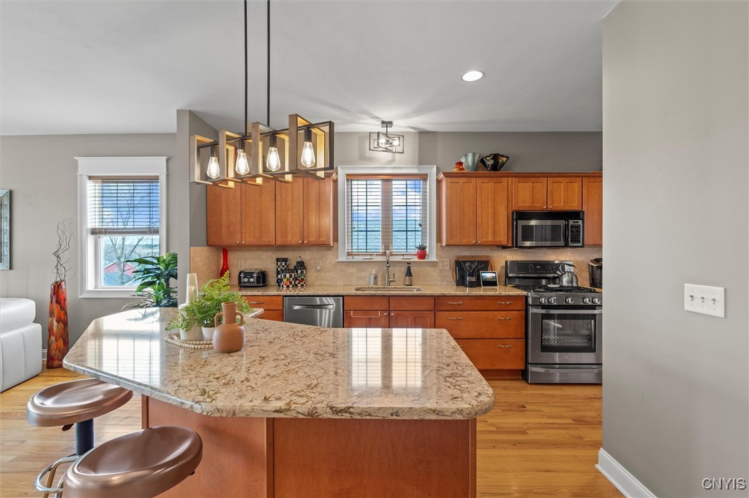 218 Linenhall Street, Camillus, New York image 12