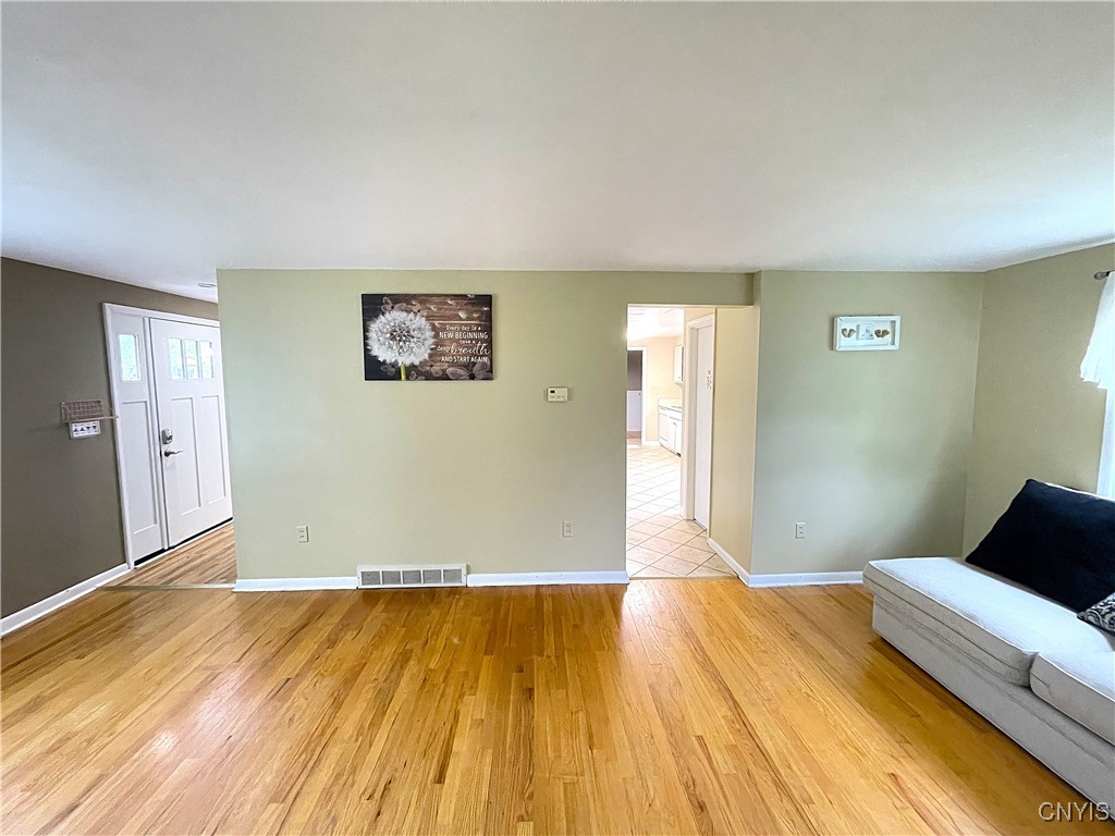 79 Bayberry Circle, Clay, New York image 3