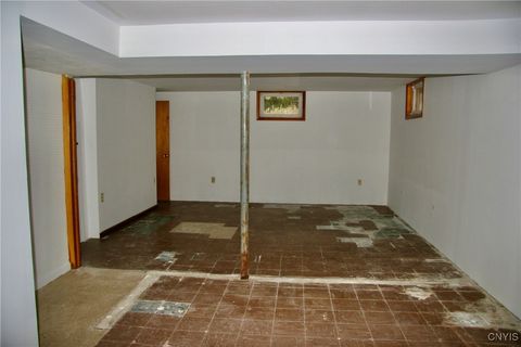 Tiny photo for 124 County Route 6, Schroeppel, NY 13135 (MLS # S1643963)