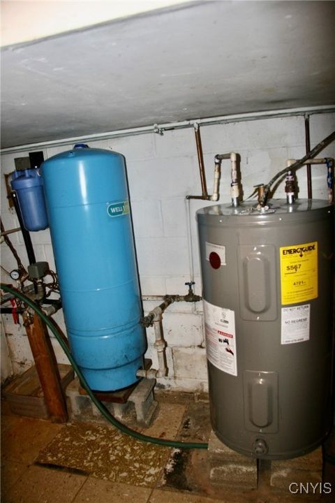 Tiny photo for 124 County Route 6, Schroeppel, NY 13135 (MLS # S1643963)