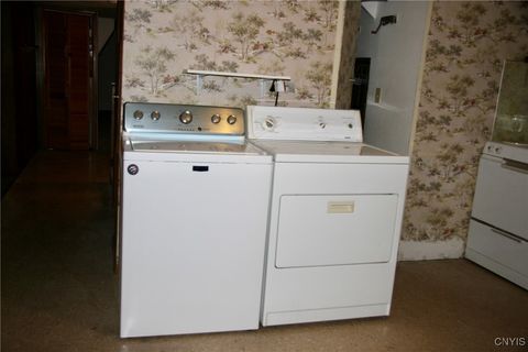 Tiny photo for 124 County Route 6, Schroeppel, NY 13135 (MLS # S1643963)