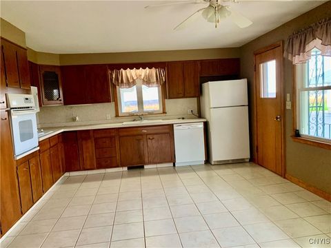 Tiny photo for 124 County Route 6, Schroeppel, NY 13135 (MLS # S1643963)