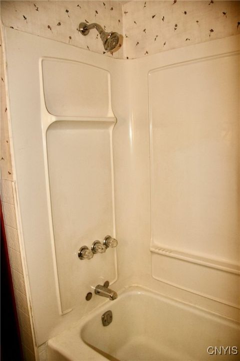 Tiny photo for 124 County Route 6, Schroeppel, NY 13135 (MLS # S1643963)