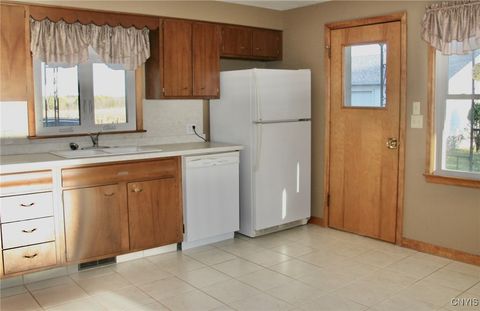 Tiny photo for 124 County Route 6, Schroeppel, NY 13135 (MLS # S1643963)