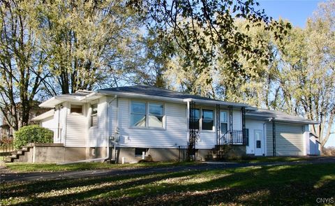 Tiny photo for 124 County Route 6, Schroeppel, NY 13135 (MLS # S1643963)