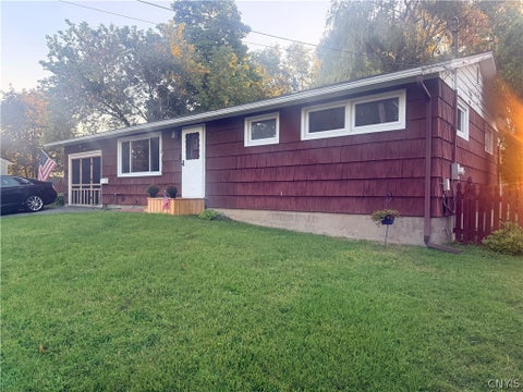 Homes For Sale - 100 Tower Avenue<br/> Salina, NY 13206