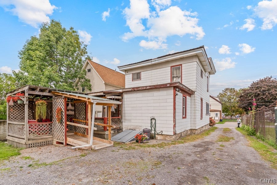 Photo of 60 E North st St, German Flatts, NY 13357 (MLS # S1716247)