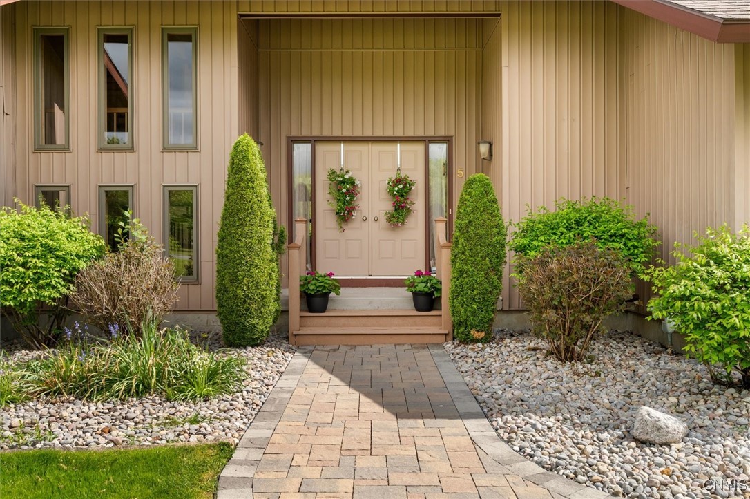 5 Byron Lane