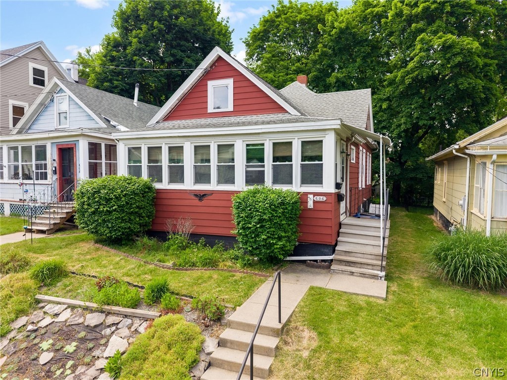 606 Schuyler Street