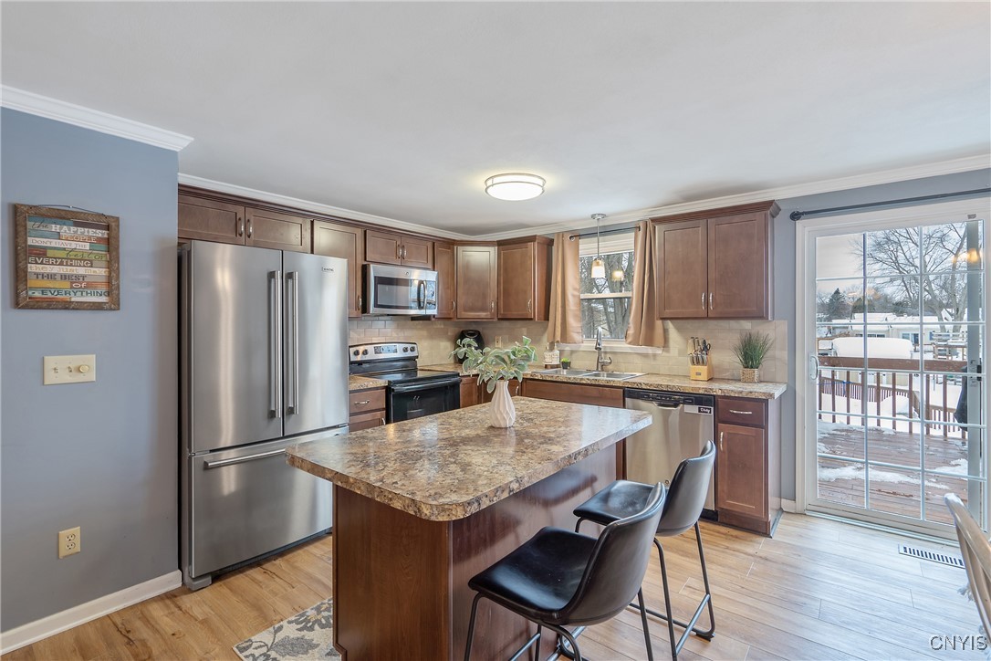 8471 Button Road, Cicero, New York image 11