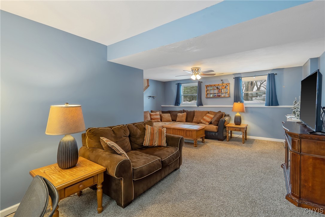 8471 Button Road, Cicero, New York image 45