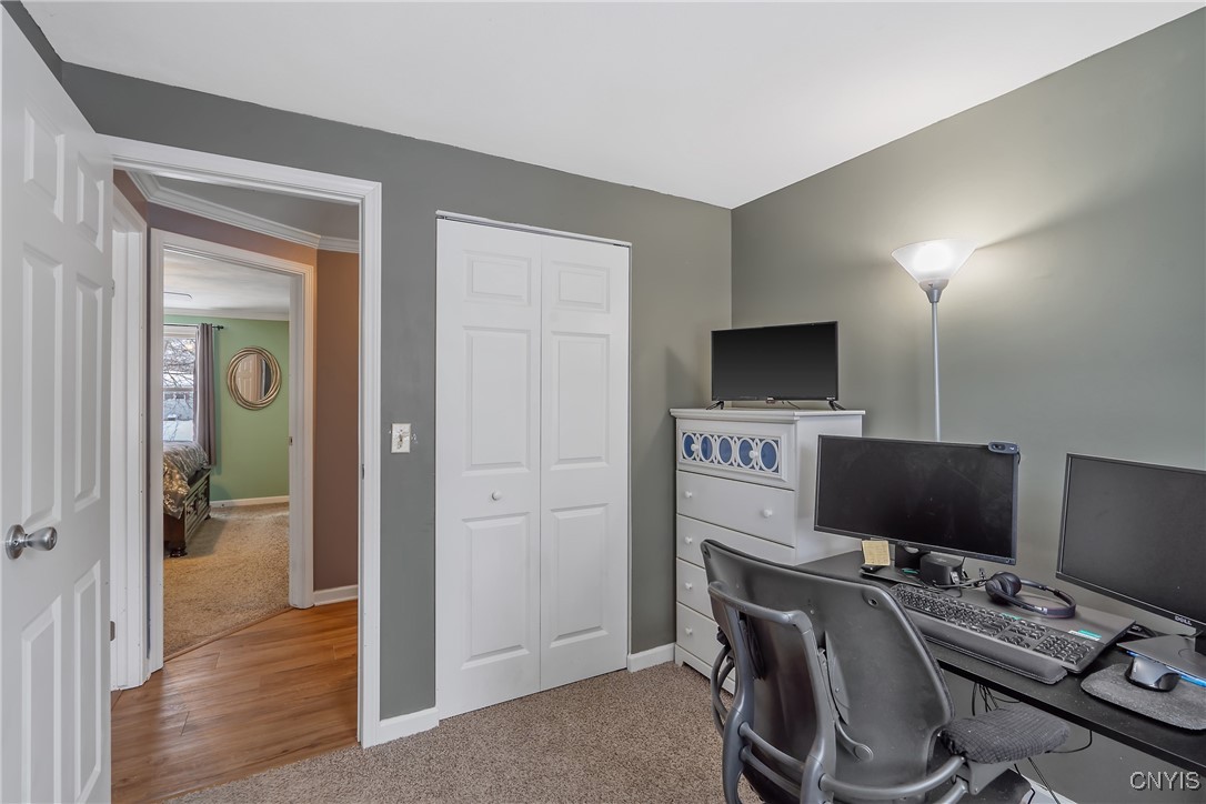 8471 Button Road, Cicero, New York image 18