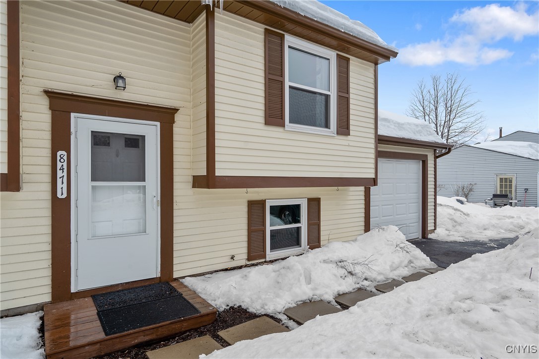 8471 Button Road, Cicero, New York image 41