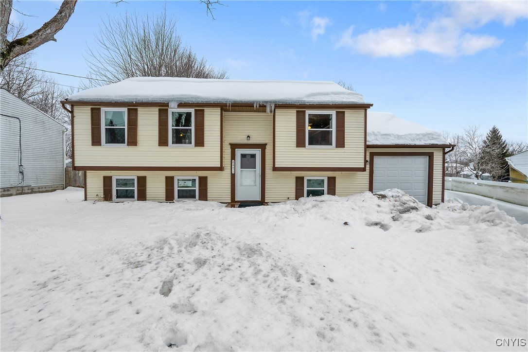 8471 Button Road, Cicero, New York image 37
