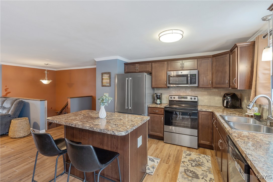 8471 Button Road, Cicero, New York image 6