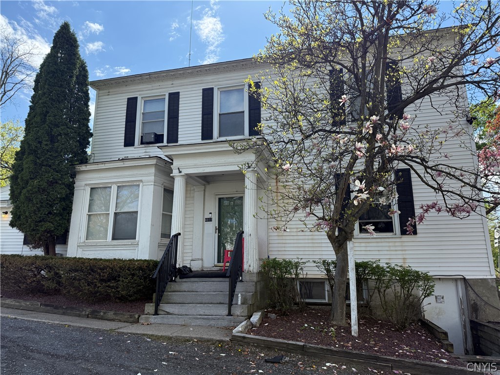 4810 W Seneca